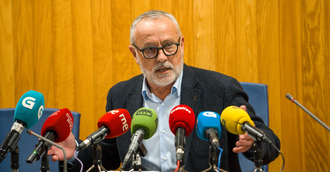 Imaxe da rolda de prensa de García Patiño trala dimisión como alcalde de Cambre