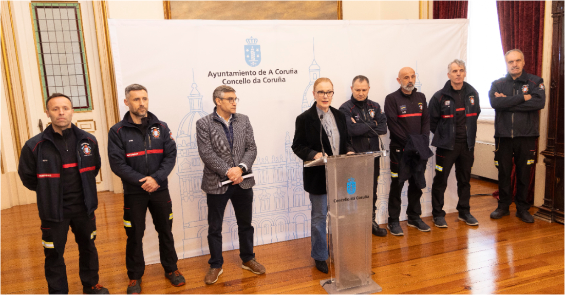 Visita dos bombeiros este martes ao Pazo de María Pita na Coruña