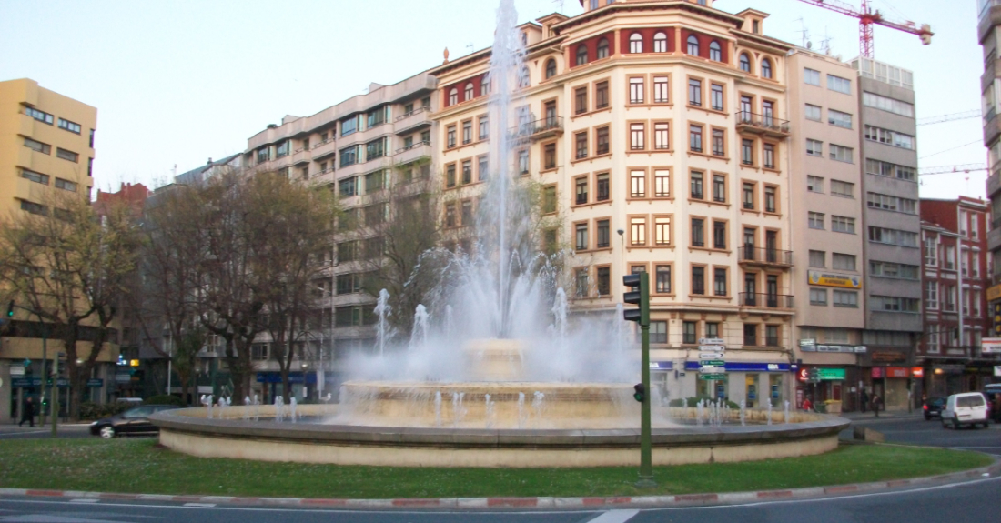 Imaxe da fonte de Cuatro Camiños na Coruña