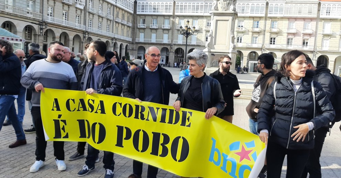 Jorquera e Queixas terman da faixa do BNG nunha marcha cívica pola recuperación da Casa Cornide