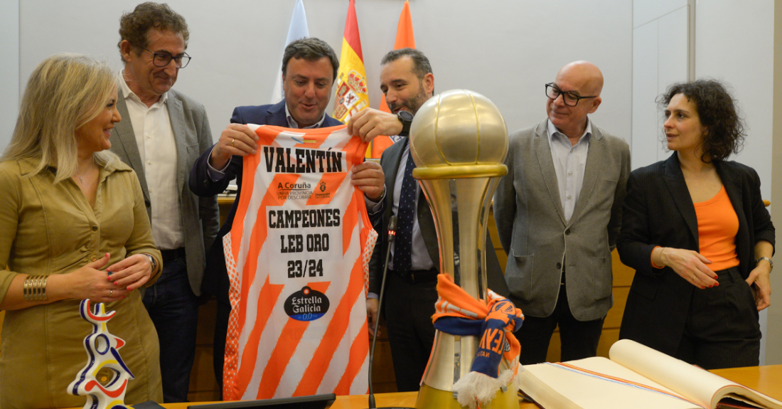 Imaxe da recepción do Basquet Coruña na Deputación