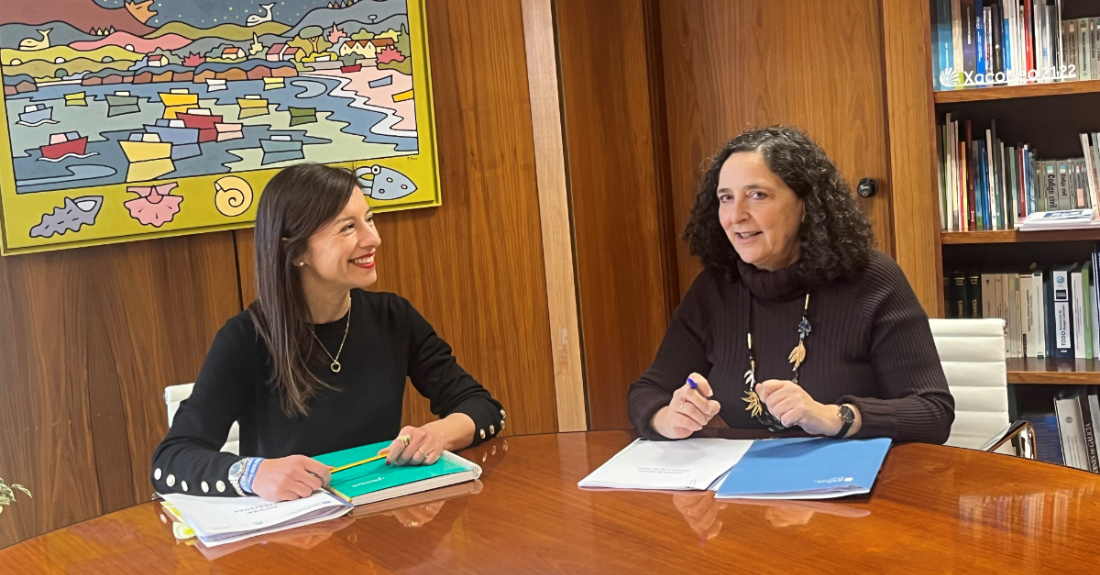 Imaxe da reunión da delegada da Xunta na Coruña coa directora de APLU