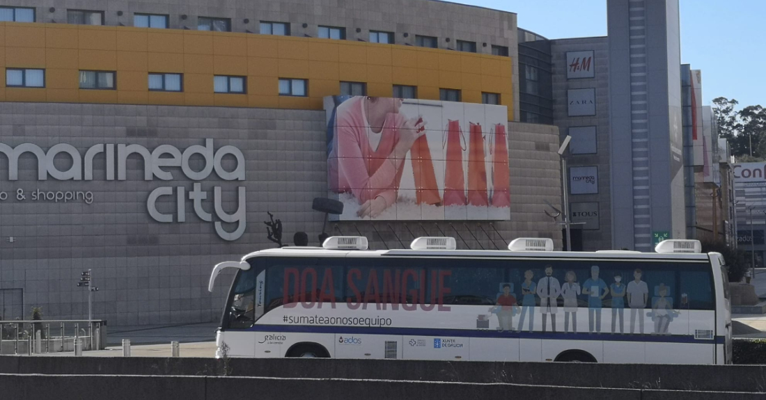 Imaxe do autobús de doazóns de sangue no Marineda City