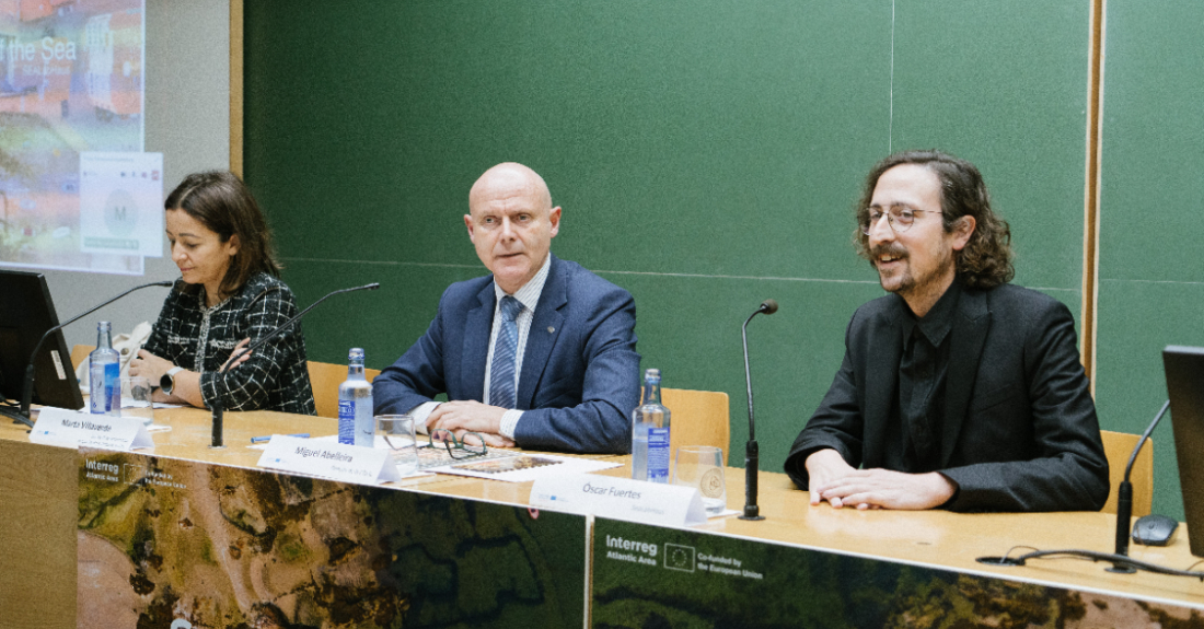 Marta Villaverde, directora xeral de Desenvolvemento Pesqueiro da Xunta de Galicia; Miguel Abelleira, director da ETSAC; e Óscar Fuertes, investigador principal do proxecto europeo SEALabHaus.