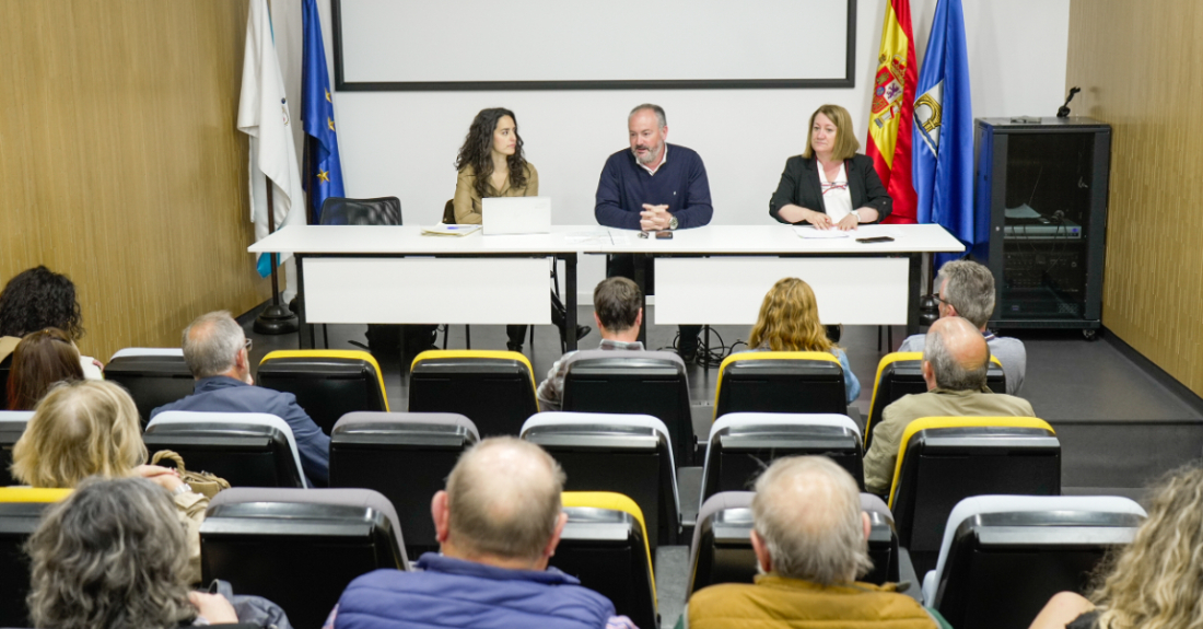 Imaxe da reunión cos colectivos veciñais sobre a pegada sonora de Alvedro en Culleredo