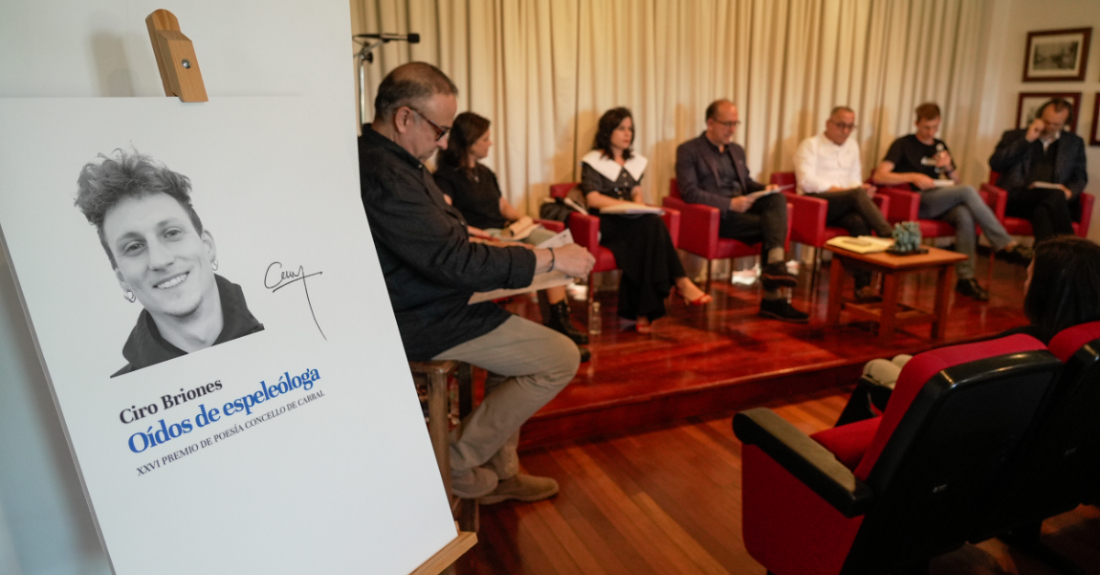 Imaxe do acto de entrega do 27º Premio de Poesía do Concello de Carral