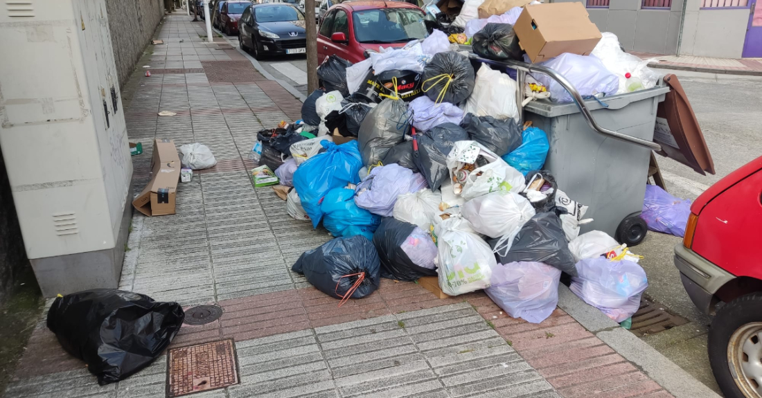 Imaxe dun contenedor de lixo na Canteira de Eirís na Coruña