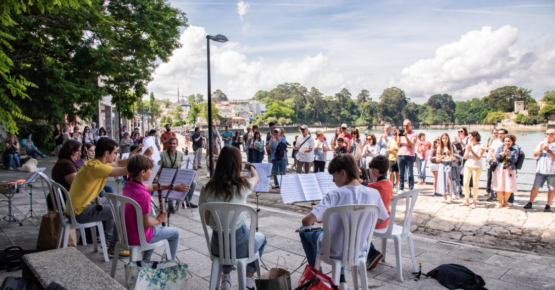 Imaxe dunha actuaicón en Santa Cruz da Escola Municipal de Música