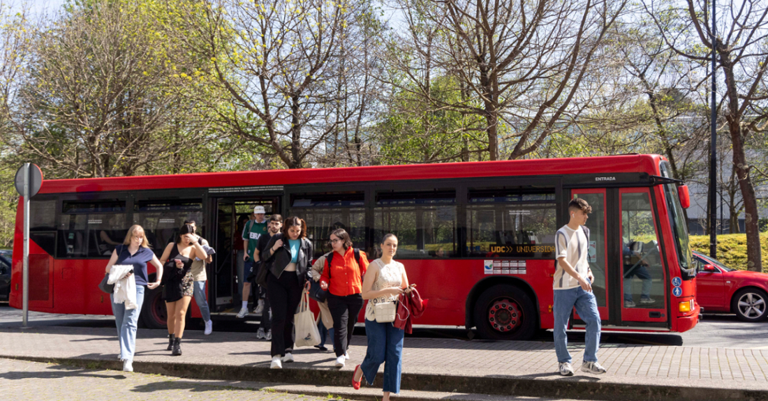 Imaxe dunha parada de autobús no Campus de Elviña