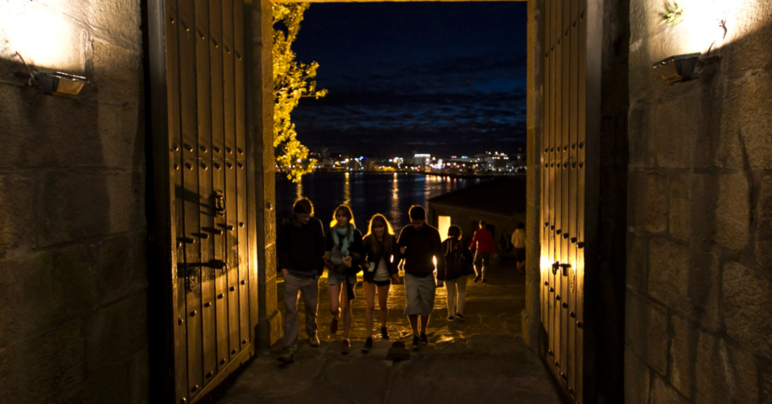 Imaxe da porta do Castelo de San Antón