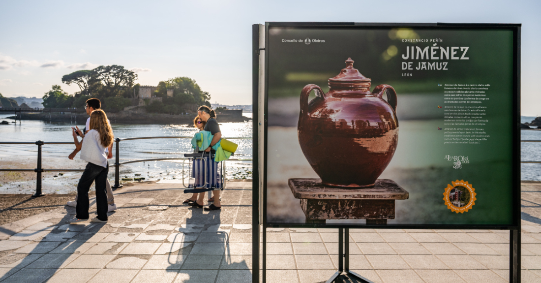 Imaxe da exposición a pé de rúa en Santa Cruz