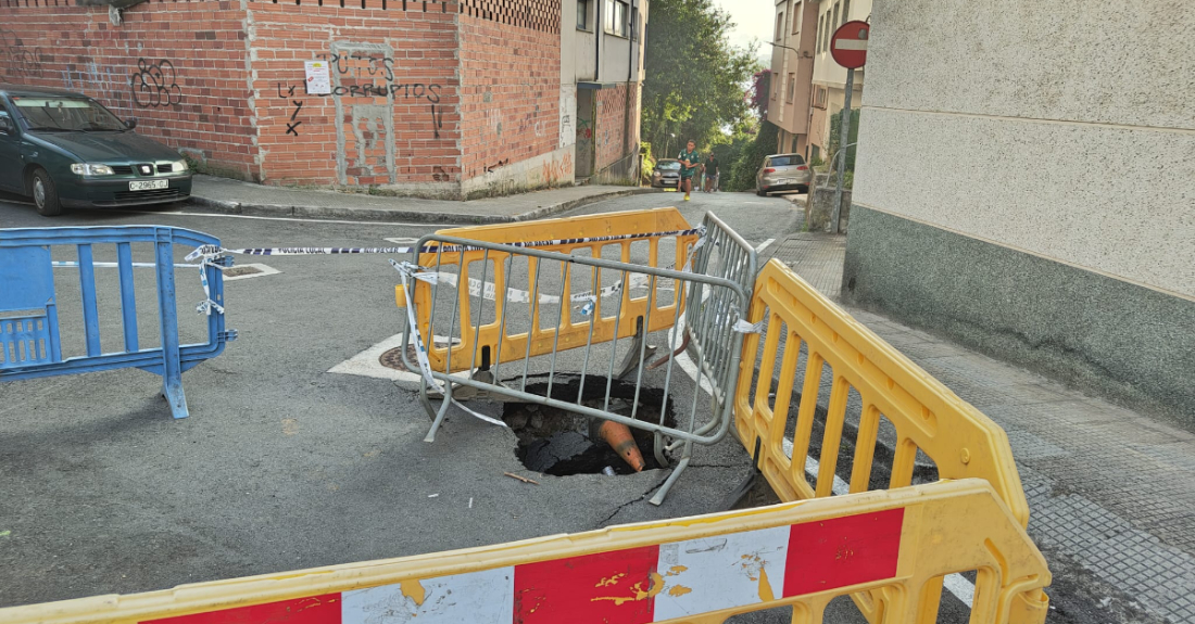 Imaxe do afundimento da rúa Ribeira en Miño