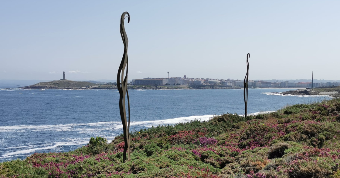 Estatuas de 'Os lamentos das dez mulleres de Hércules’