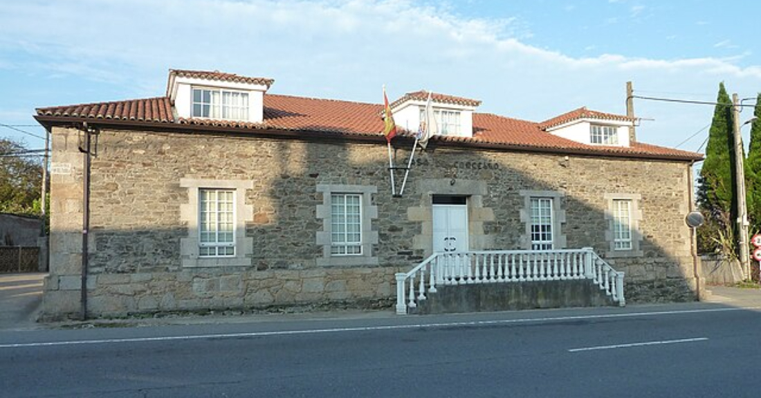 Imaxe da casa do Concello de Coirós