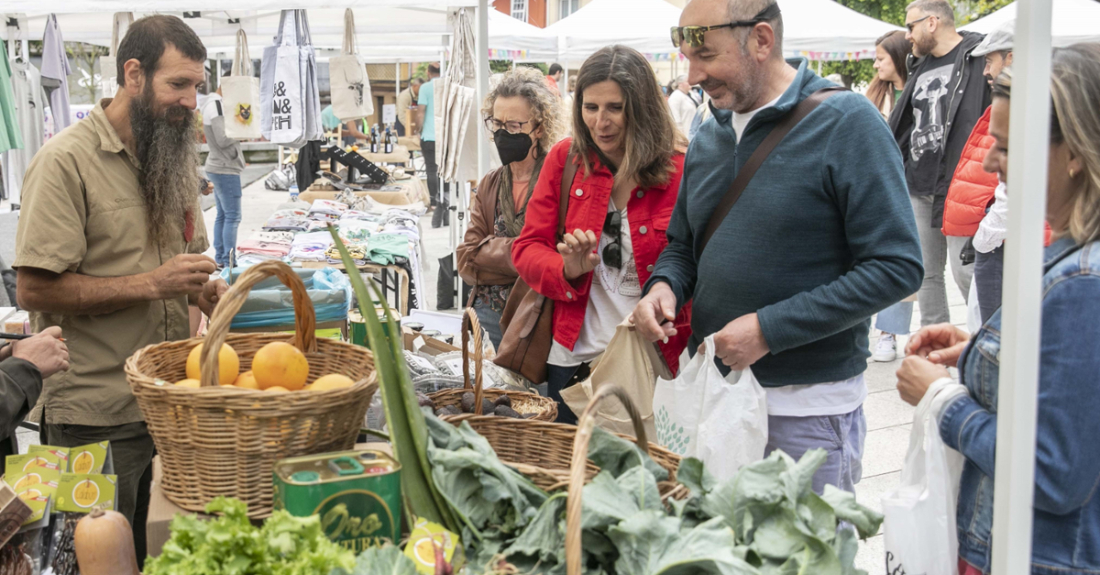 Imaxe dun mercado ecolóxico na Coruña