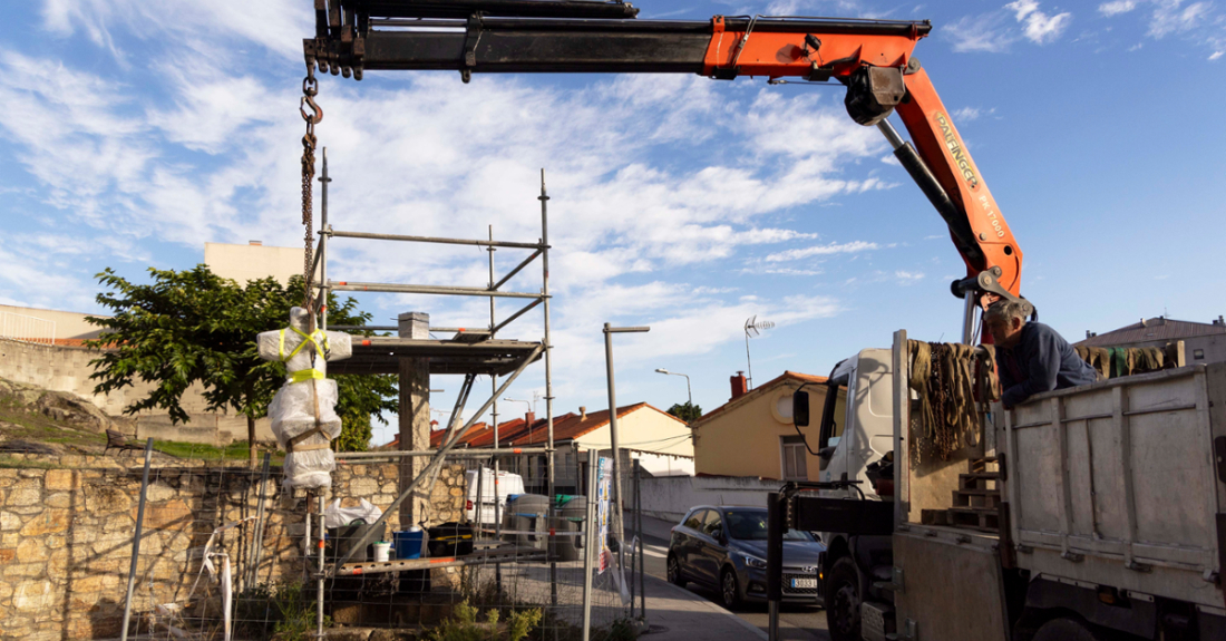 Imaxe das obras no cruceiro de Labañou