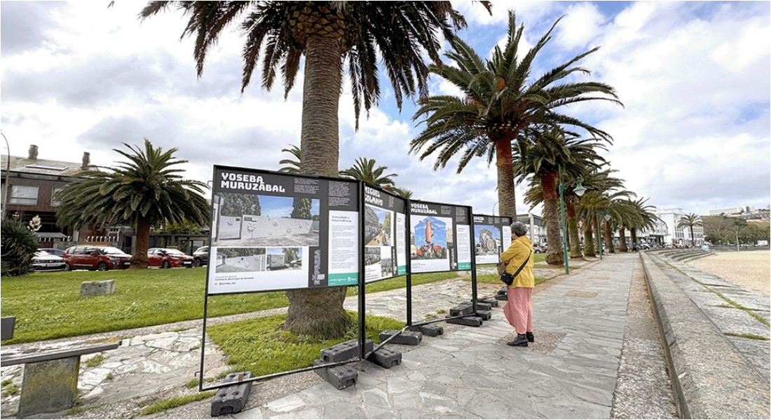 Imaxe da exposición no paseo marítimo de Santa Cristina