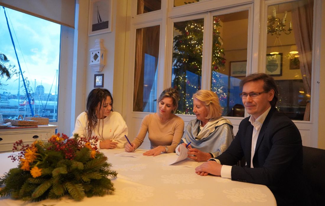 A CORUÑA firma fundacion