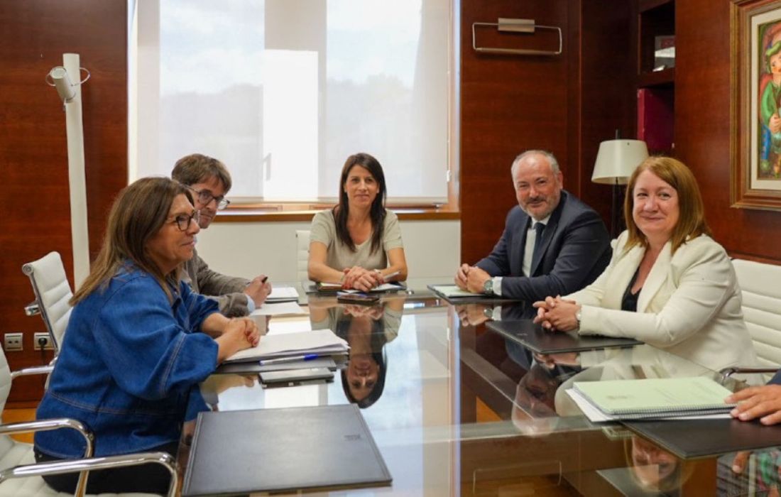 CULLEREDO y xunta 17 viviendas