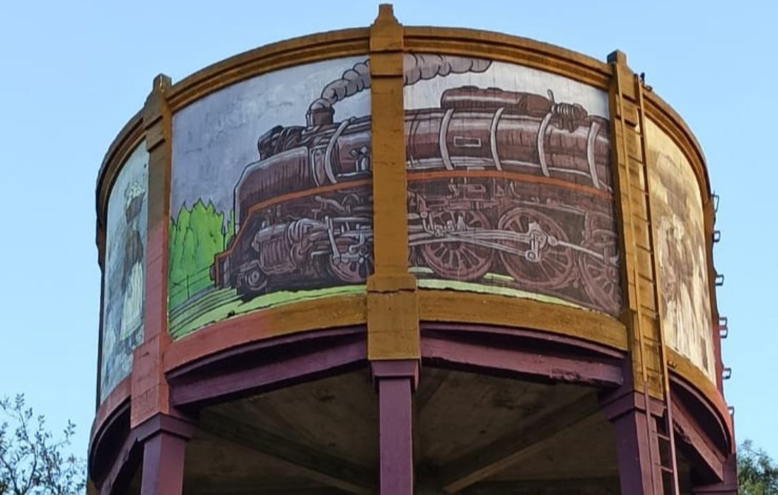 ORDES mural tren en deposito