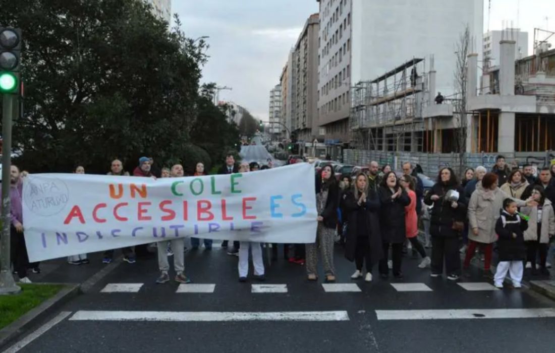 A CORUÑA ceip rosalia de castro manifestacion