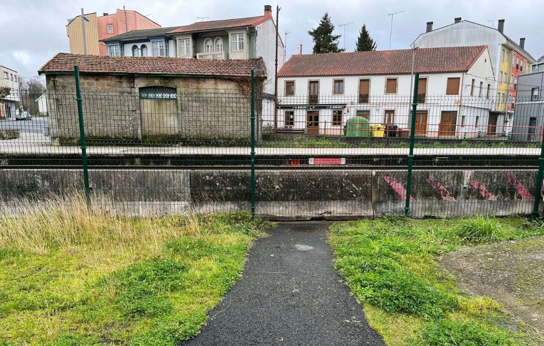 CURTIS paso tren teixeiro