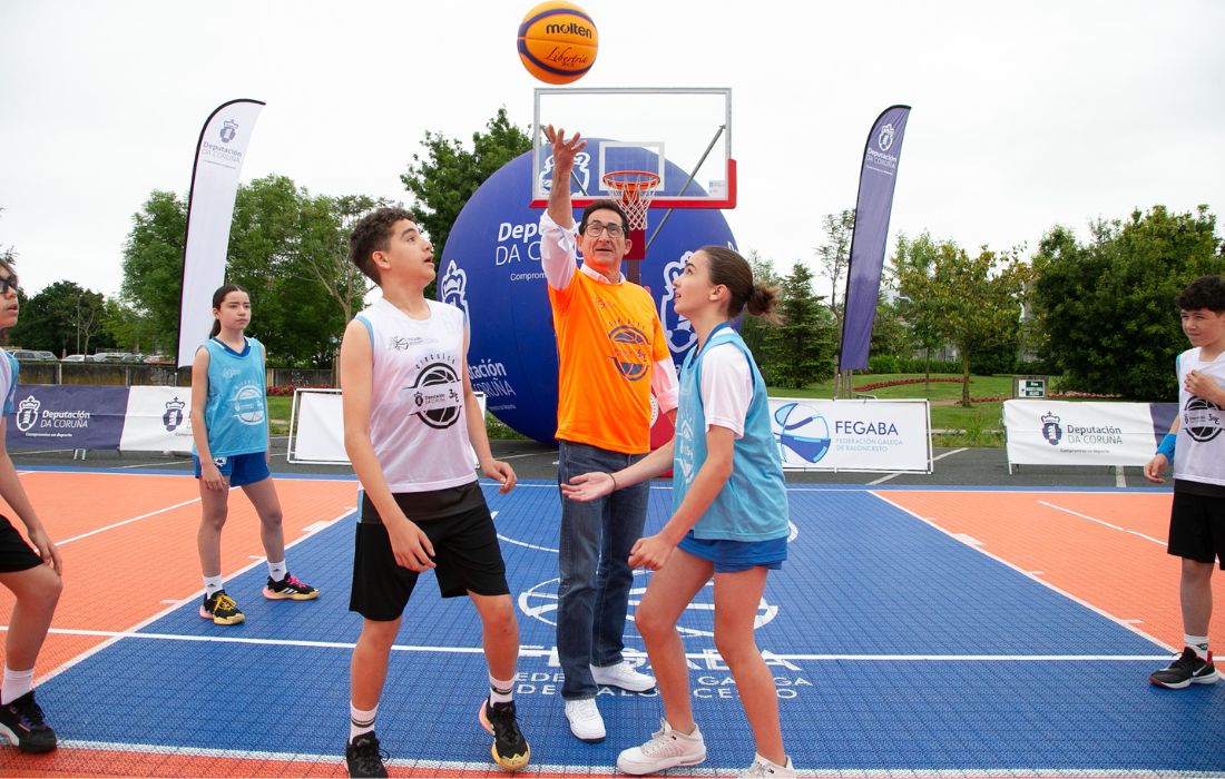 DEPU CORU leira baloncesto