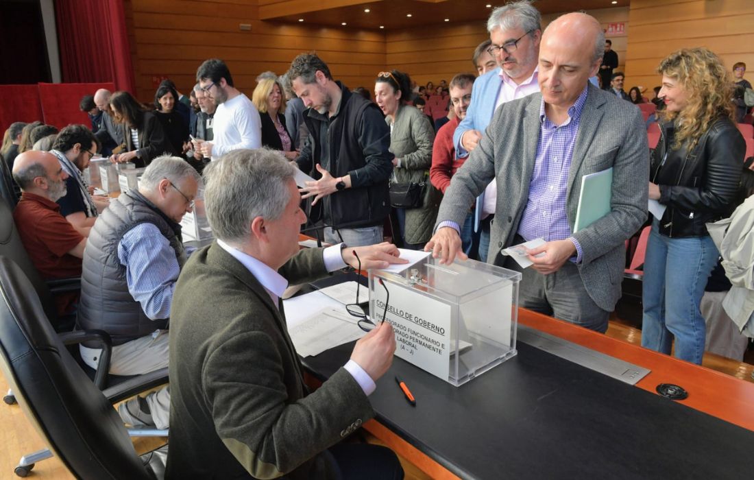 A CORUÑA UDC claustro