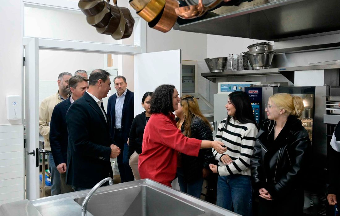 A CORUÑA xunta cartos empresas