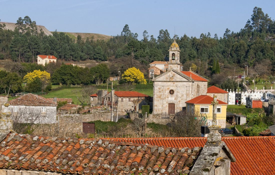 ARTEIXO iglesia loureda