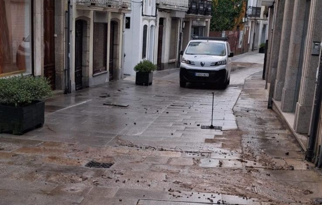 BETANZOS rotura auga casco historico