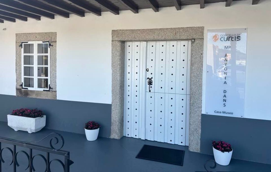 CURTIS centro antonia dans