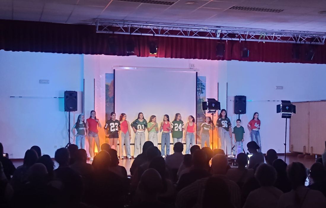 CURTIS gala baile