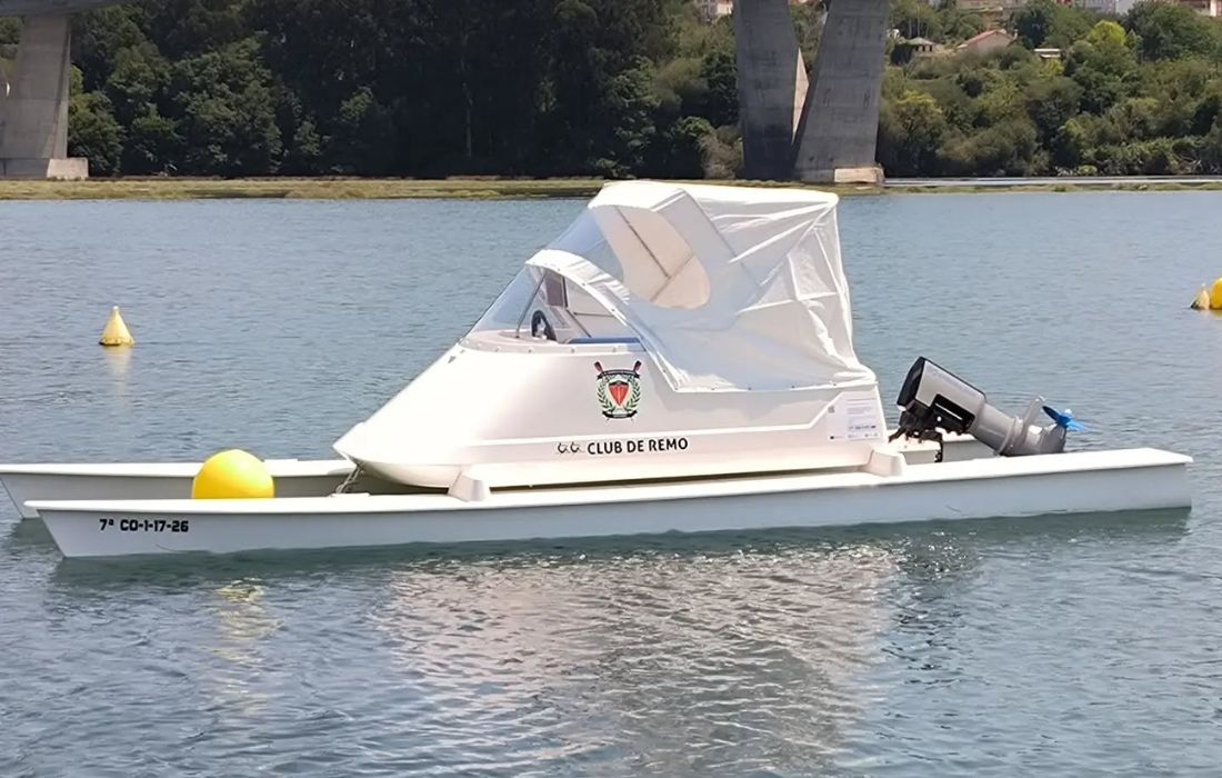 BERGONDO club remo catamaran