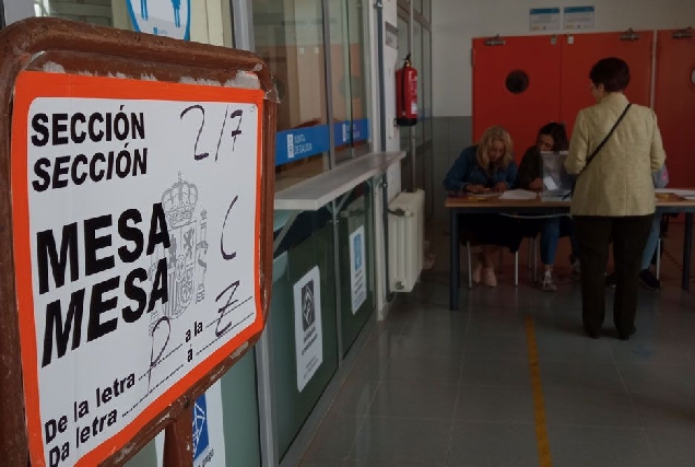 Eleccions-2023-municipais-votar-urna-votacion-papeleta-13