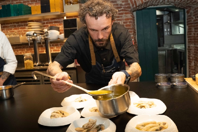 O cociñeiro Iván Domínguez, de Nado, que impartirá diferentes showcookings a base de produtos locais