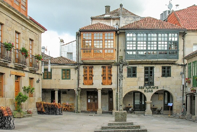 Imaxe da Praza da Leña en Pontevedra
