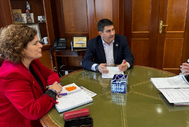 Imaxe da reunión do delegado do Goberno en Galicia e a subdelegada na Coruña coa alcaldesa de Bergondo