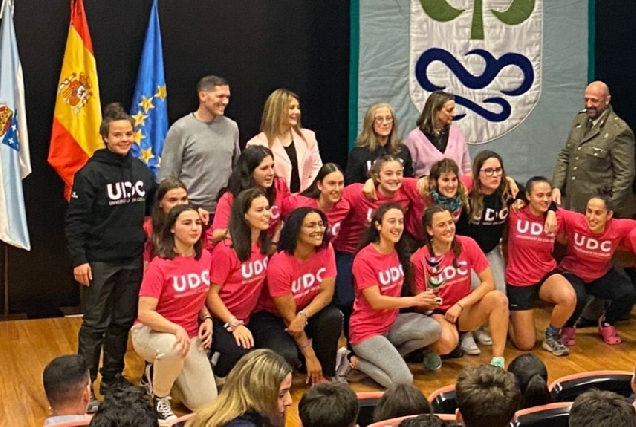 Imaxe das xogadoras de rudby feminino da UDC