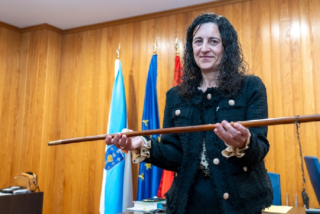 María Pan é investida como alcaldesa de Cambre