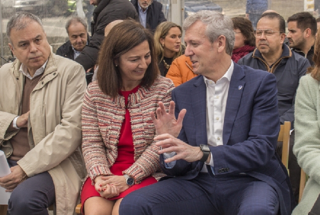 A alcaldesa de Betanzos, María Barral eo presidente da Xunta, Alfonso Rueda