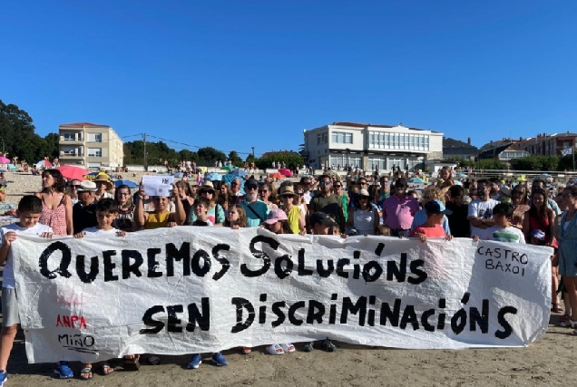 Imaxe da manifestación do pais do Castro Baxoi en Miño