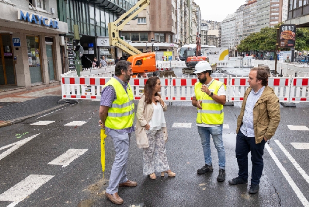 Imaxe da supervisión das obras de San Andrés na Coruña