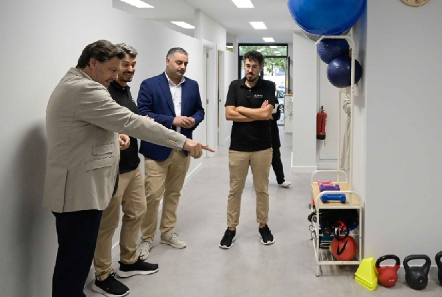 Imaxe da visita do secretario xeral da Emigración, Antonio Rodríguez Miranda