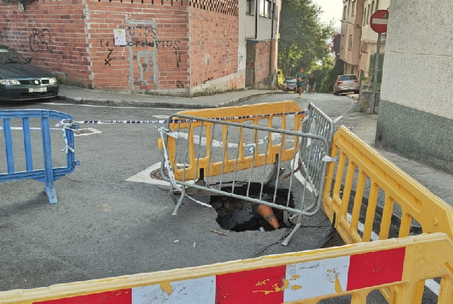 Imaxe do afundimento da rúa Ribeira en Miño