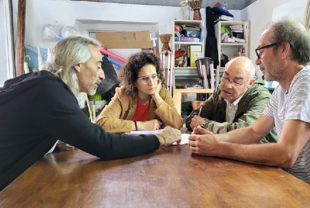 Veira e Jorquera reunidos con veciños das Xubias