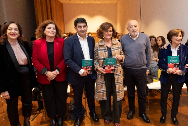 Imaxe da presentación do libro de Carmen Calvo na Coruña