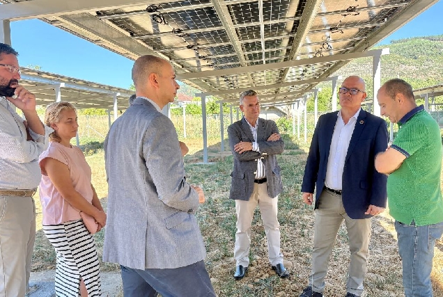 eladio-santos-visita-comunidade-enerxetica-toen