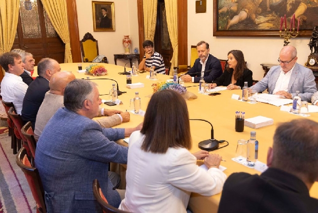 A CORUÑA reunión futuro aeroportuario