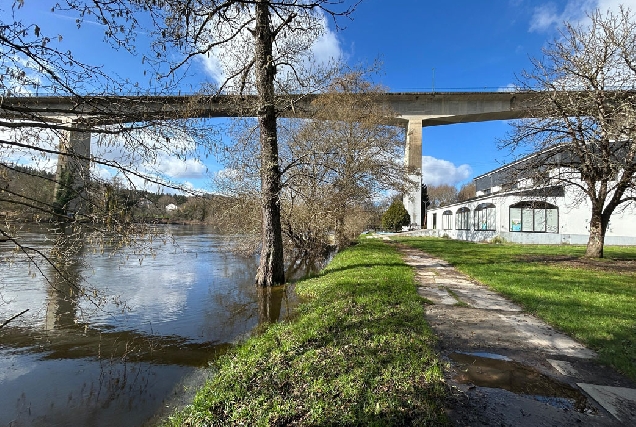 escola-de-piragüismo-e-río-Miño-zona-de-baño-Lugo